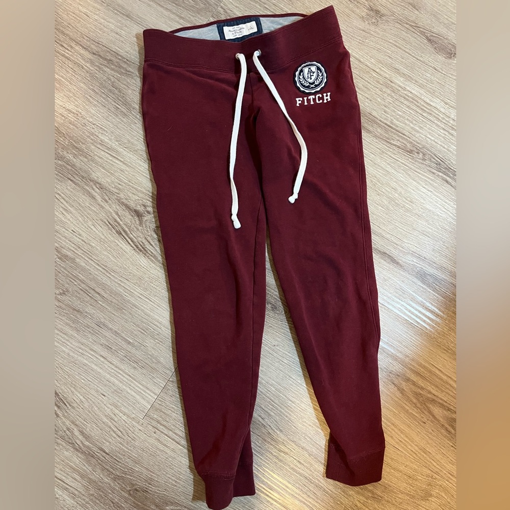 Abercrombie & Fitch maroon sweatpants
